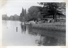 1962_Young_Prestons-78